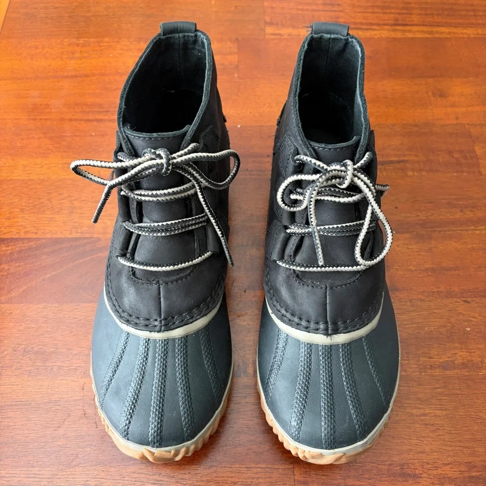 Sorel Out and About Waterproof Leather Rubber Duck Boots 7